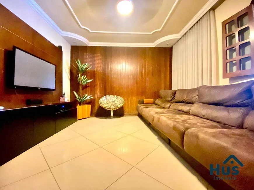 Foto 1 de Casa com 5 Quartos à venda, 304m² em Conjunto Celso Machado, Belo Horizonte