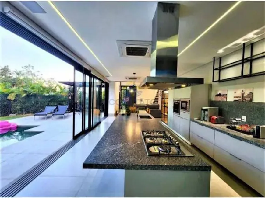 Foto 1 de Casa de Condomínio com 3 Quartos à venda, 315m² em Condomínio Belvedere, Cuiabá