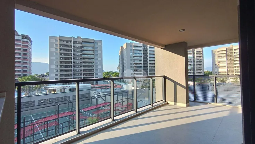 Foto 1 de Apartamento com 3 Quartos à venda, 106m² em Barra da Tijuca, Rio de Janeiro