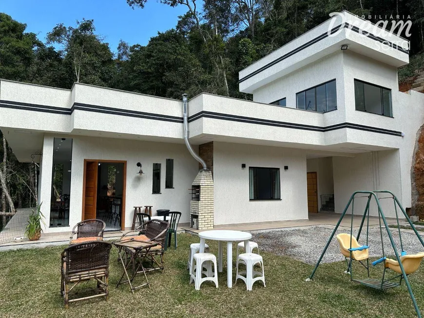 Foto 1 de Casa com 3 Quartos à venda, 240m² em Albuquerque, Teresópolis