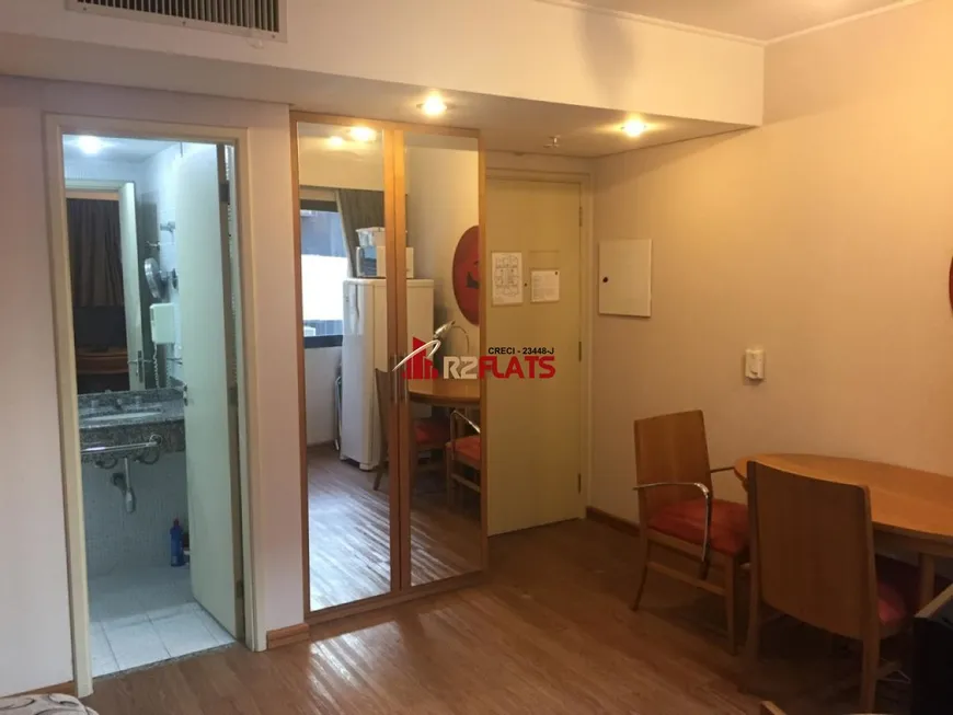 Foto 1 de Flat com 1 Quarto para alugar, 28m² em Moema, São Paulo