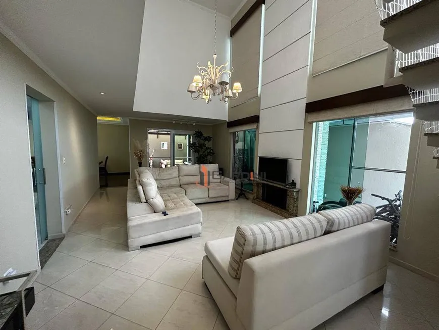 Foto 1 de Casa de Condomínio com 3 Quartos à venda, 340m² em Vila Oliveira, Mogi das Cruzes