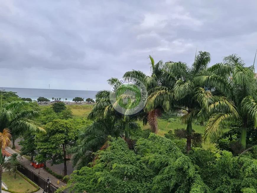 Foto 1 de Cobertura com 4 Quartos à venda, 180m² em Barra da Tijuca, Rio de Janeiro