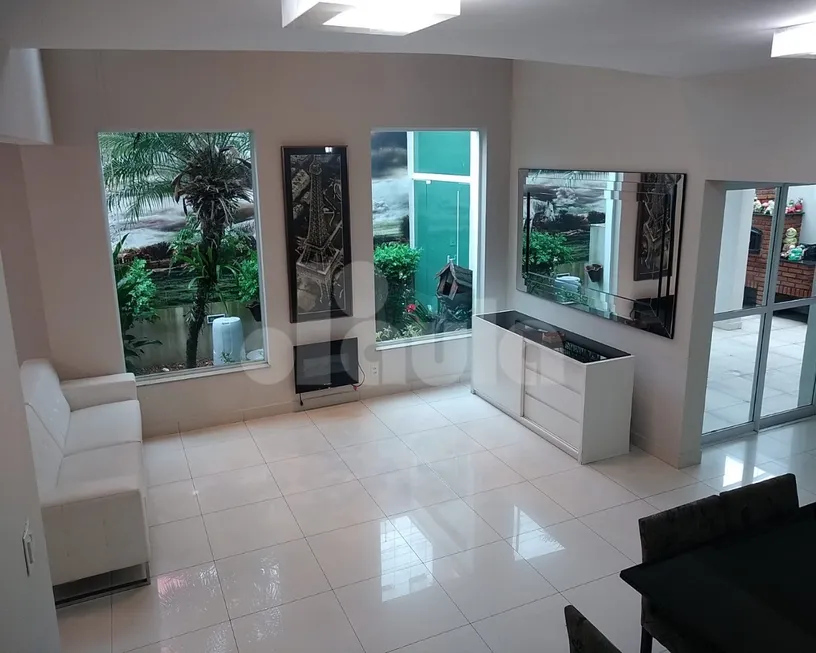 Foto 1 de Casa com 3 Quartos à venda, 245m² em Vila Bastos, Santo André