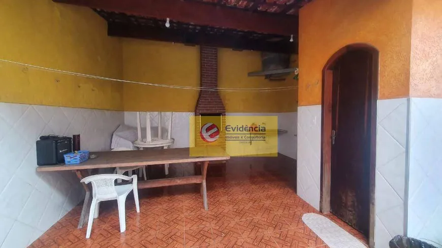 Foto 1 de Sobrado com 3 Quartos à venda, 204m² em Vila Pires, Santo André