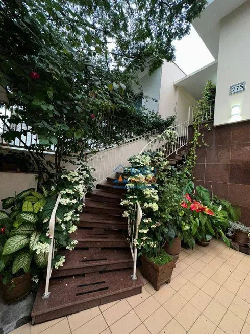 Foto 1 de Casa com 3 Quartos à venda, 300m² em Vila Mariana, São Paulo