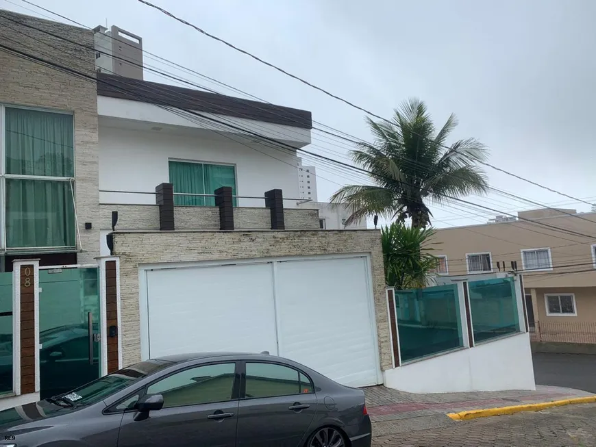 Foto 1 de Casa com 3 Quartos à venda, 300m² em Fazenda, Itajaí