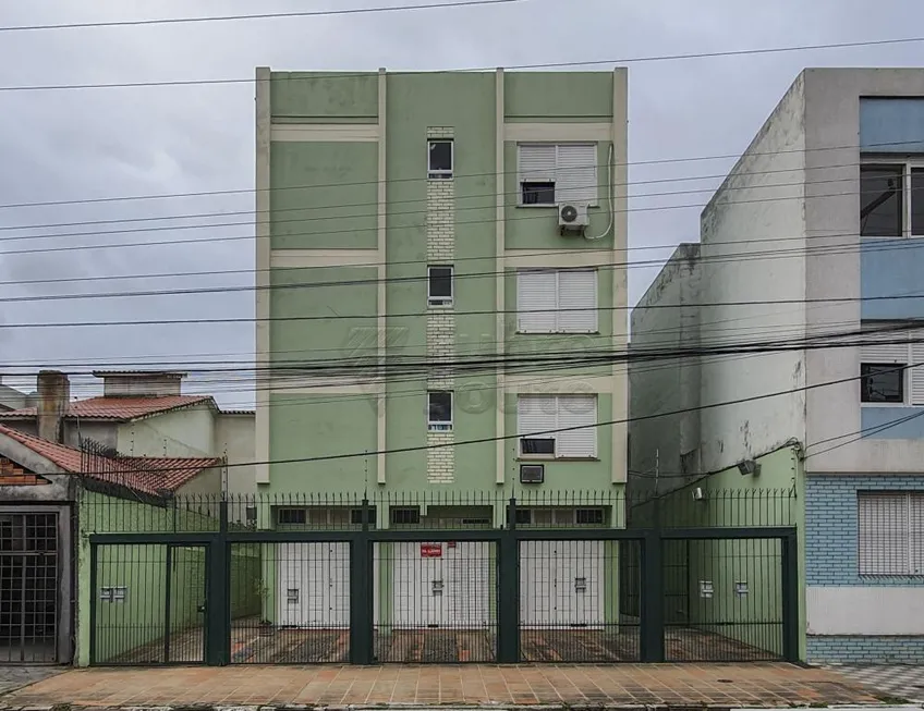 Foto 1 de Apartamento com 3 Quartos para alugar, 82m² em Centro, Pelotas