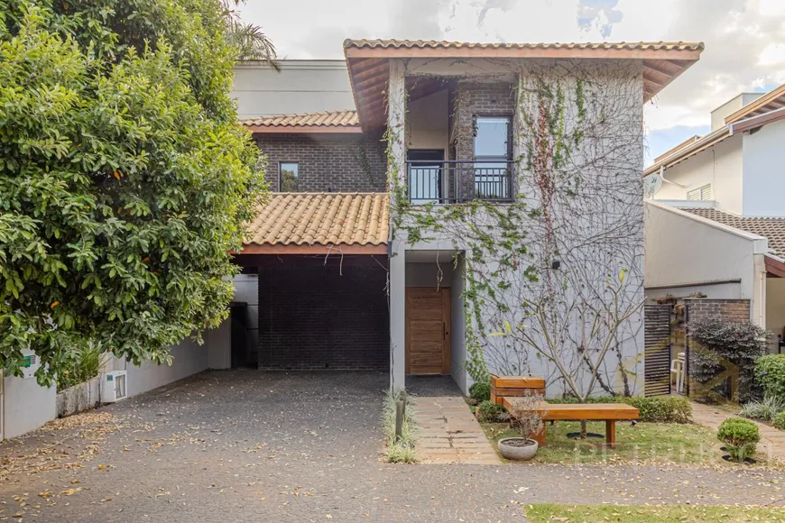 Foto 1 de Casa de Condomínio com 4 Quartos à venda, 210m² em Swiss Park, Campinas