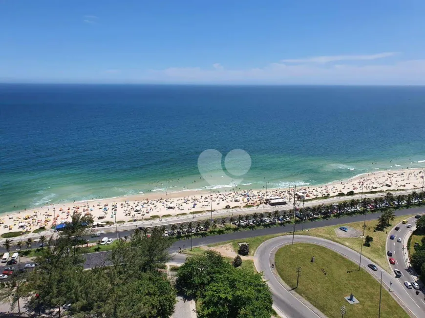 Foto 1 de Cobertura com 3 Quartos à venda, 170m² em Barra da Tijuca, Rio de Janeiro