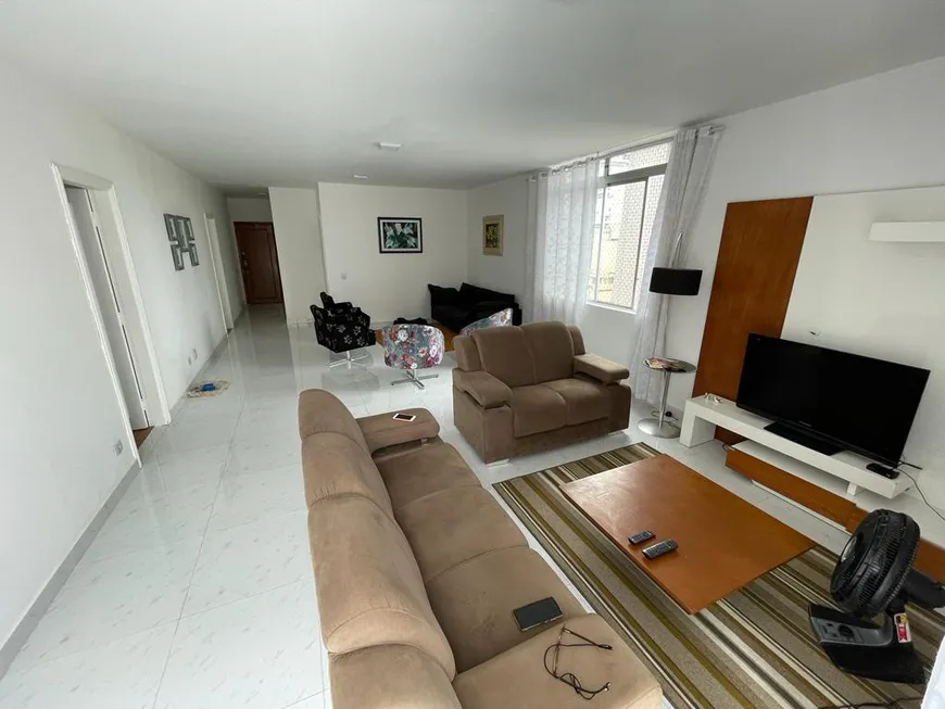 Foto 1 de Apartamento com 3 Quartos à venda, 200m² em Gonzaga, Santos