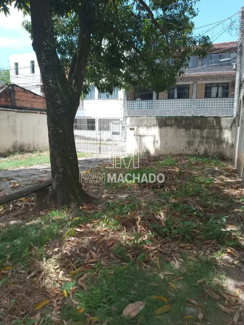 Foto 1 de Sobrado com 4 Quartos à venda, 395m² em Maria Ortiz, Vitória