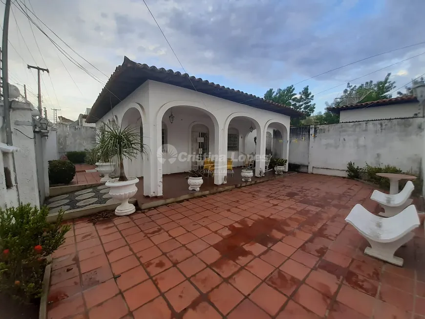 Foto 1 de Casa com 5 Quartos à venda, 200m² em Centro, Teresina