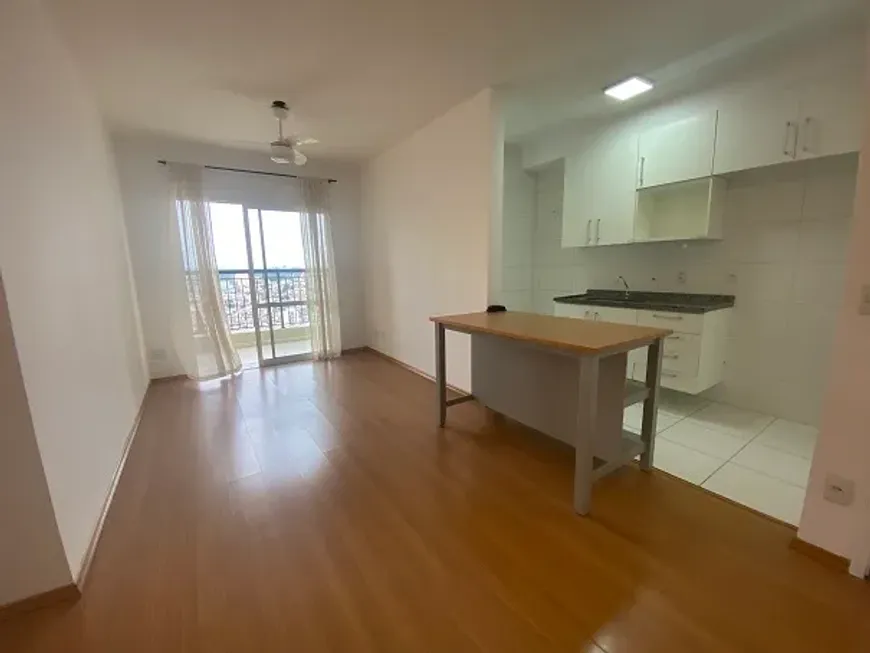 Foto 1 de Apartamento com 2 Quartos para alugar, 67m² em Jardim Tupanci, Barueri