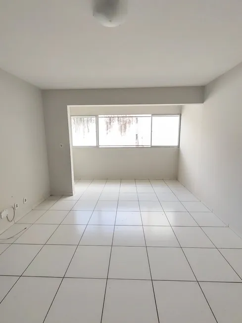 Foto 1 de Apartamento com 3 Quartos para alugar, 95m² em Jatiúca, Maceió