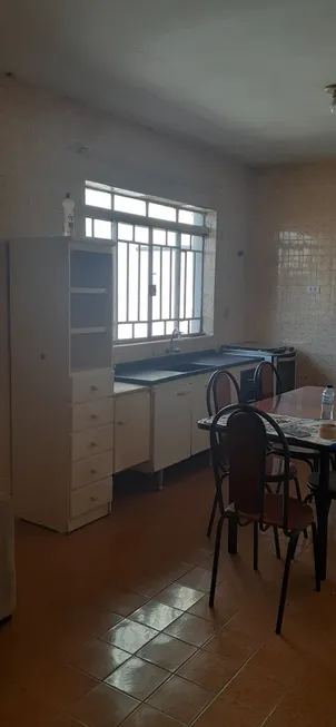 Foto 1 de Casa com 3 Quartos para alugar, 200m² em Vila Gilda, Santo André