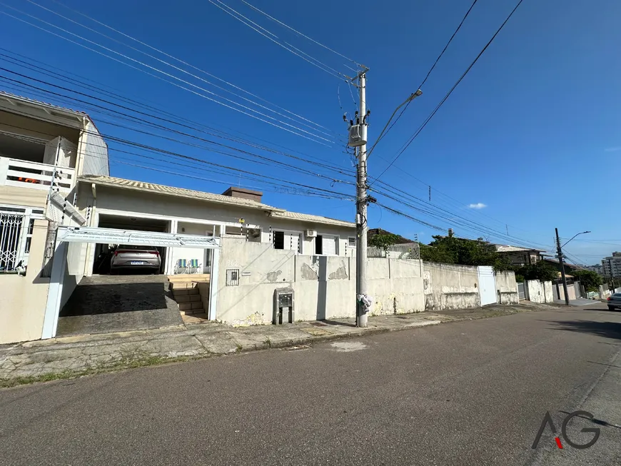 Foto 1 de Lote/Terreno à venda, 790m² em Capoeiras, Florianópolis