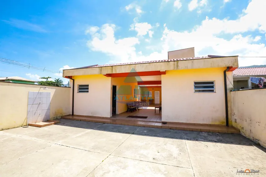 Foto 1 de Casa com 4 Quartos à venda, 110m² em Praia do Sapê, Ubatuba