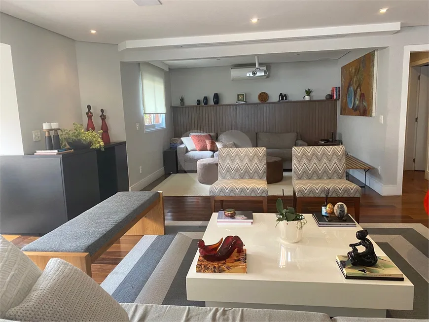 Foto 1 de Apartamento com 3 Quartos à venda, 160m² em Brooklin, São Paulo