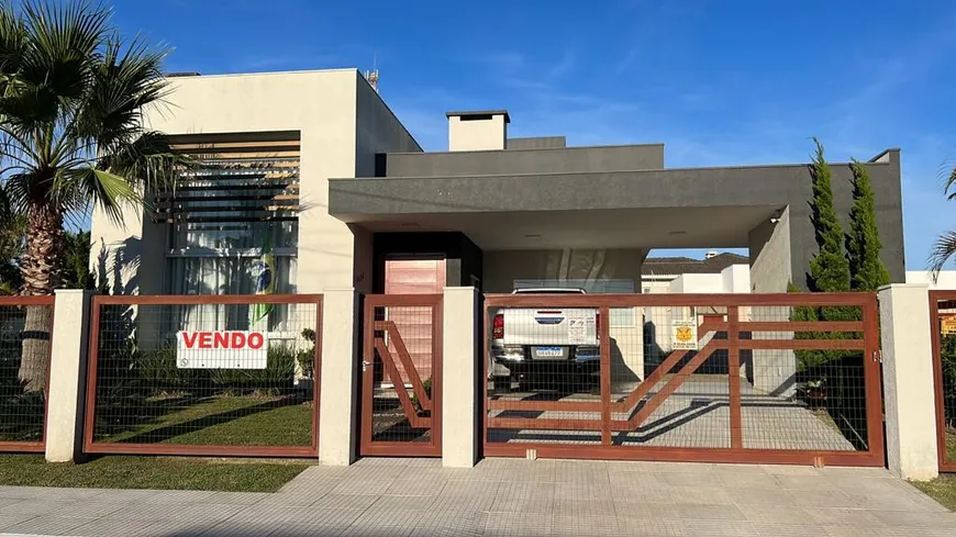 Foto 1 de Casa com 3 Quartos à venda, 250m² em Centro, Xangri-lá