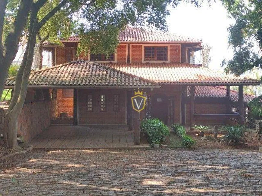Foto 1 de Fazenda/Sítio com 4 Quartos à venda, 450m² em Vila Cremonesi, Itatiba