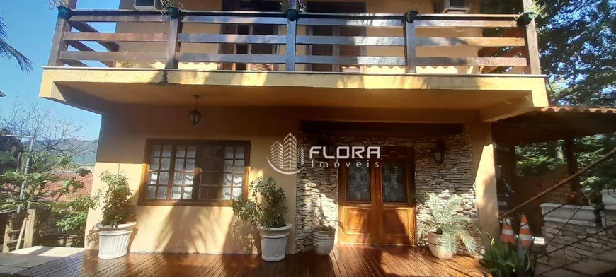 Foto 1 de Casa com 3 Quartos à venda, 220m² em Itaipu, Niterói