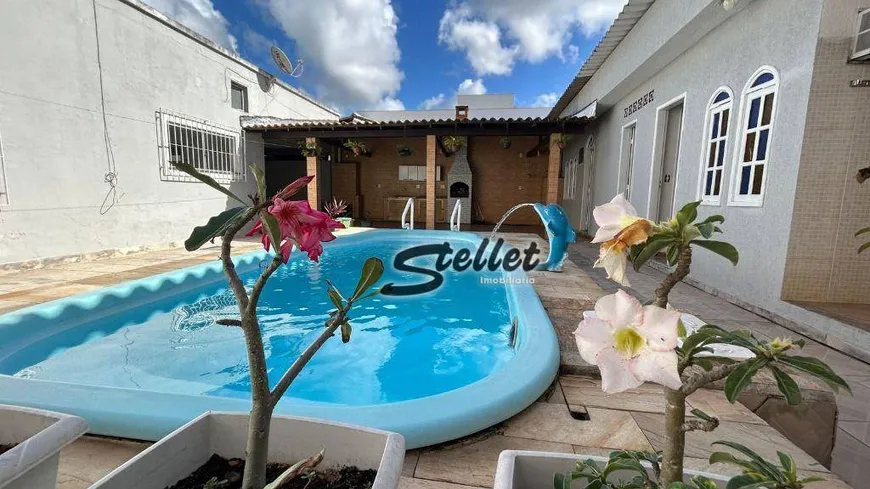 Foto 1 de Casa com 4 Quartos à venda, 200m² em Village de Rio das Ostras, Rio das Ostras