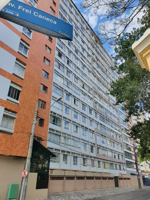 Foto 1 de Apartamento com 4 Quartos à venda, 135m² em Centro, Curitiba