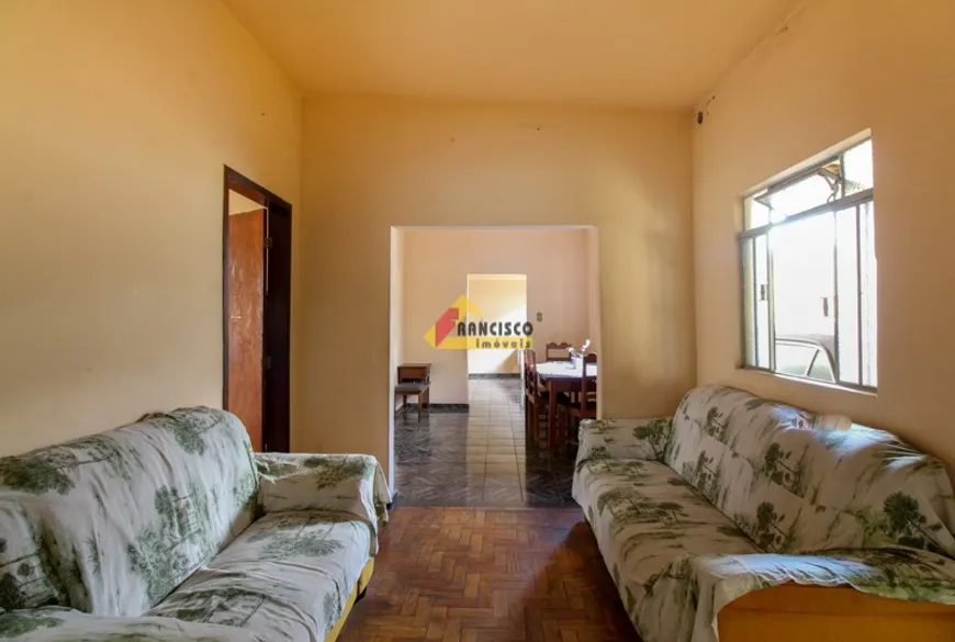 Foto 1 de Casa com 5 Quartos à venda, 201m² em Afonso Pena, Divinópolis