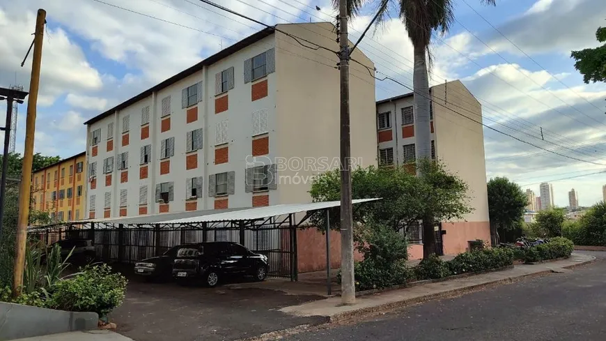 Foto 1 de Apartamento com 2 Quartos à venda, 44m² em Vila Xavier, Araraquara