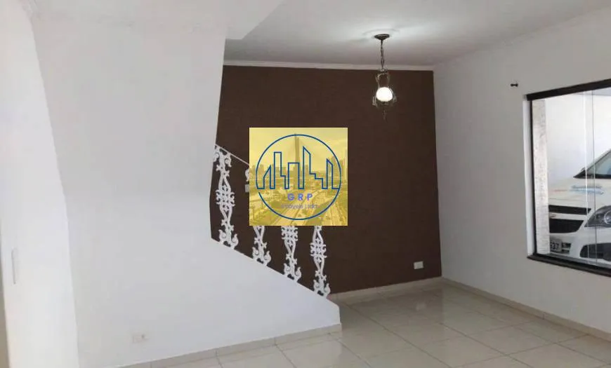 Foto 1 de Sobrado com 3 Quartos à venda, 176m² em Jardim Santa Cristina, Santo André