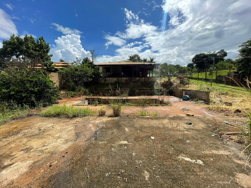 Foto 1 de Lote/Terreno à venda, 1000m² em , Brumadinho