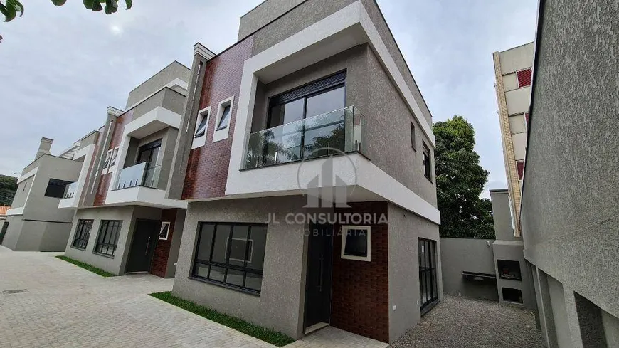 Foto 1 de Sobrado com 3 Quartos à venda, 159m² em Água Verde, Curitiba