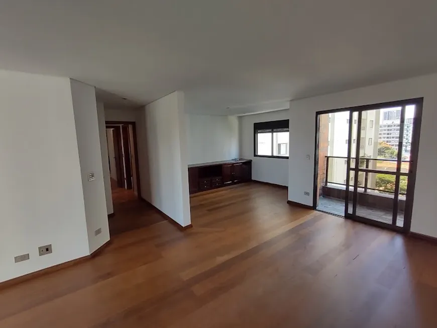 Foto 1 de Apartamento com 3 Quartos para venda ou aluguel, 129m² em Brooklin, São Paulo