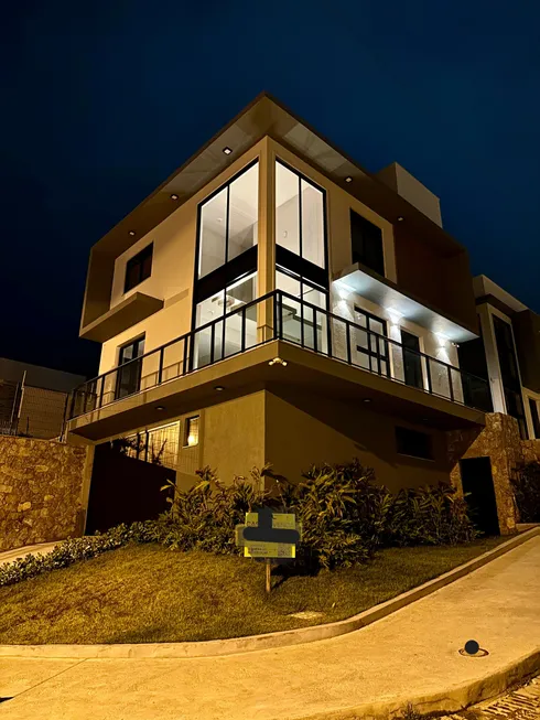 Foto 1 de Casa com 3 Quartos à venda, 230m² em Monte Verde, Florianópolis