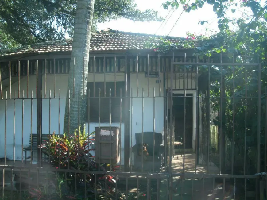 Foto 1 de Lote/Terreno à venda, 330m² em Cavalhada, Porto Alegre