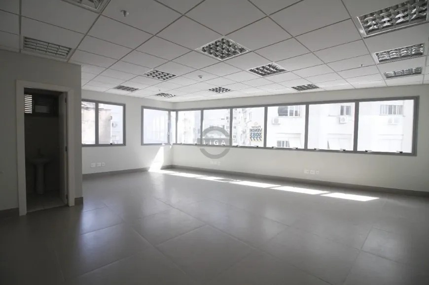 Foto 1 de Sala Comercial para venda ou aluguel, 51m² em Floresta, Porto Alegre