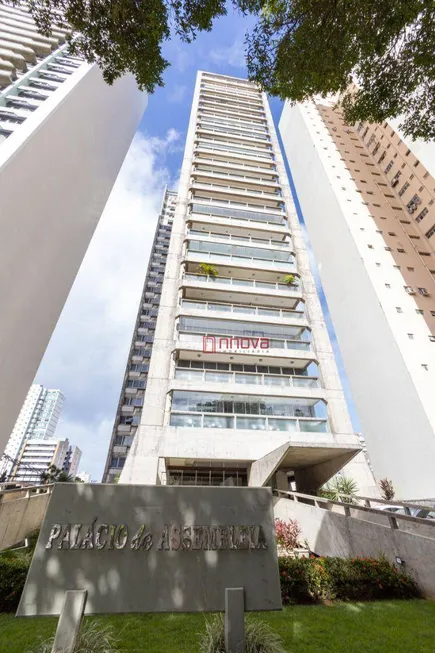 Foto 1 de Apartamento com 4 Quartos à venda, 220m² em Campo Grande, Salvador
