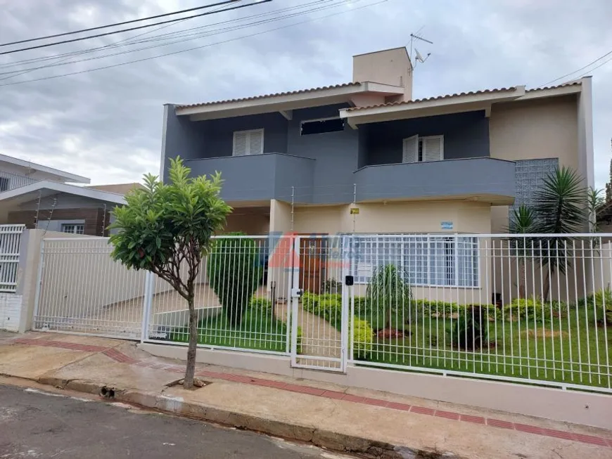 Foto 1 de Casa com 3 Quartos à venda, 198m² em San Remo, Londrina