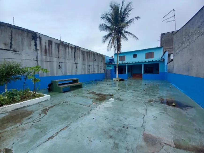 Foto 1 de Sobrado com 2 Quartos à venda, 260m² em Balneário Gaivota, Itanhaém