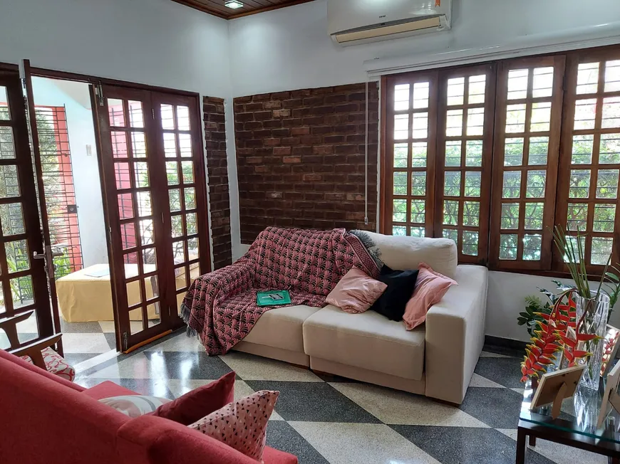 Foto 1 de Casa com 4 Quartos à venda, 285m² em Imbiribeira, Recife