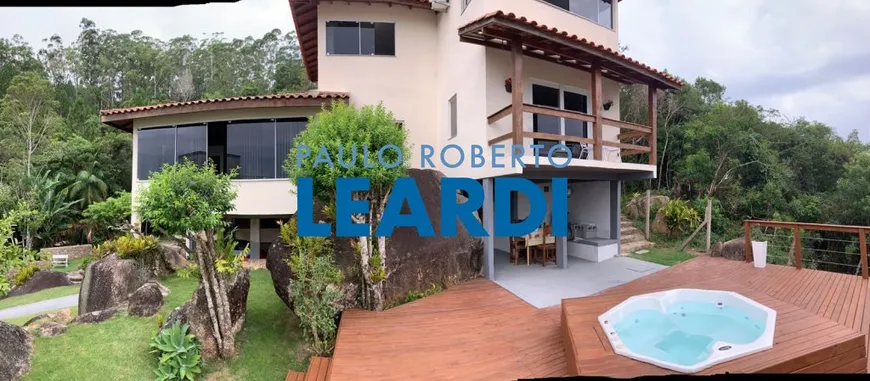 Foto 1 de Casa com 4 Quartos para alugar, 230m² em Cacupé, Florianópolis