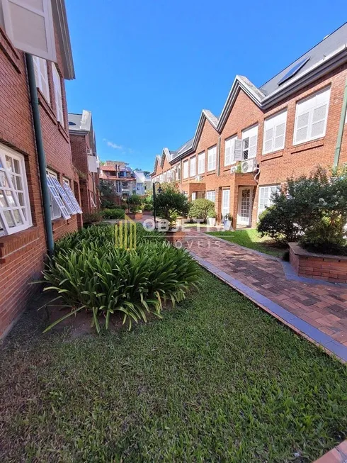 Foto 1 de Casa com 3 Quartos à venda, 193m² em Chácara das Pedras, Porto Alegre