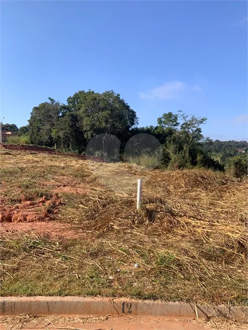 Foto 1 de Lote/Terreno à venda, 385m² em , Louveira