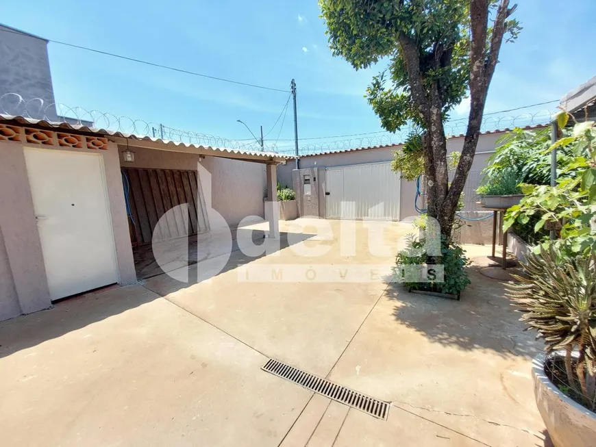 Foto 1 de Casa com 3 Quartos à venda, 169m² em Santa Rosa, Uberlândia