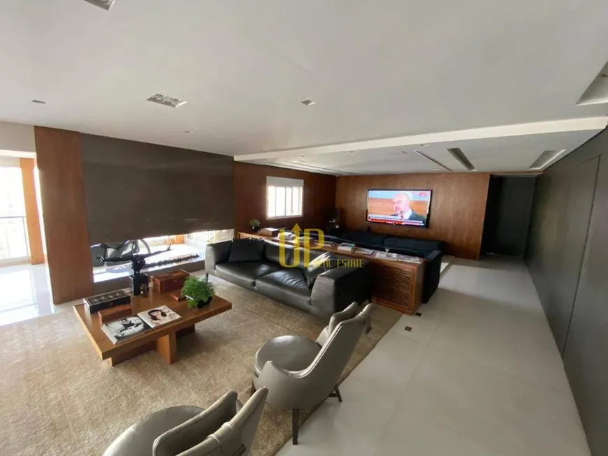 Foto 1 de Apartamento com 2 Quartos à venda, 300m² em Vila Nova Conceição, São Paulo