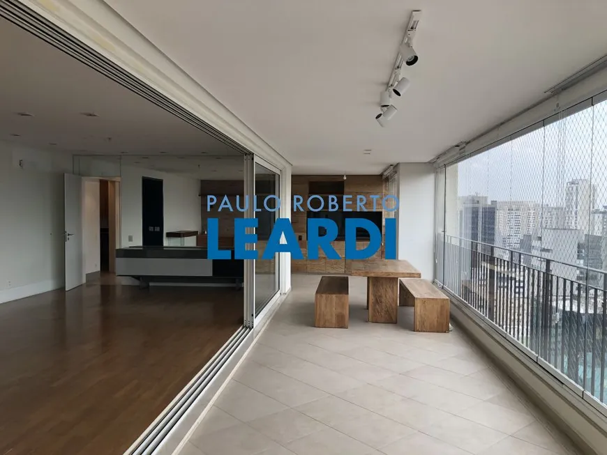 Foto 1 de Apartamento com 4 Quartos à venda, 224m² em Itaim Bibi, São Paulo