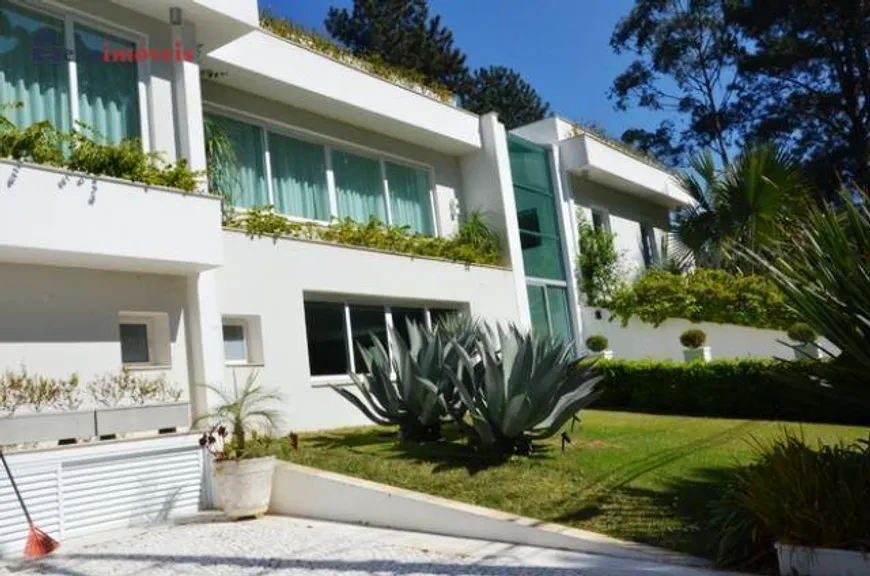 Foto 1 de Casa de Condomínio com 6 Quartos para venda ou aluguel, 900m² em Aldeia da Serra, Barueri