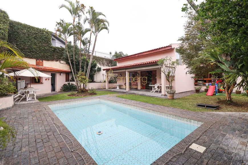 Foto 1 de Casa com 4 Quartos à venda, 407m² em Chácara Monte Alegre, São Paulo