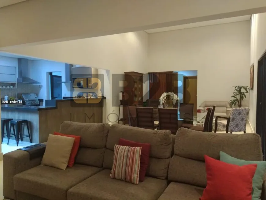 Foto 1 de Casa com 3 Quartos à venda, 227m² em Vila Santista, Bauru